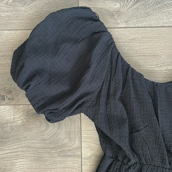 NWT ASTR Black Dress With Bell Sleeves Size Large - Picture 2 of 8